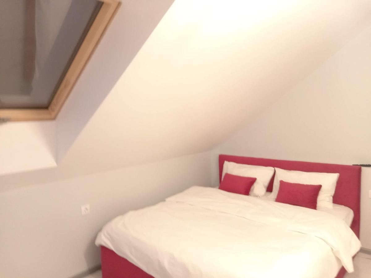 Pure Apartments Vip 5 Lviv Luaran gambar