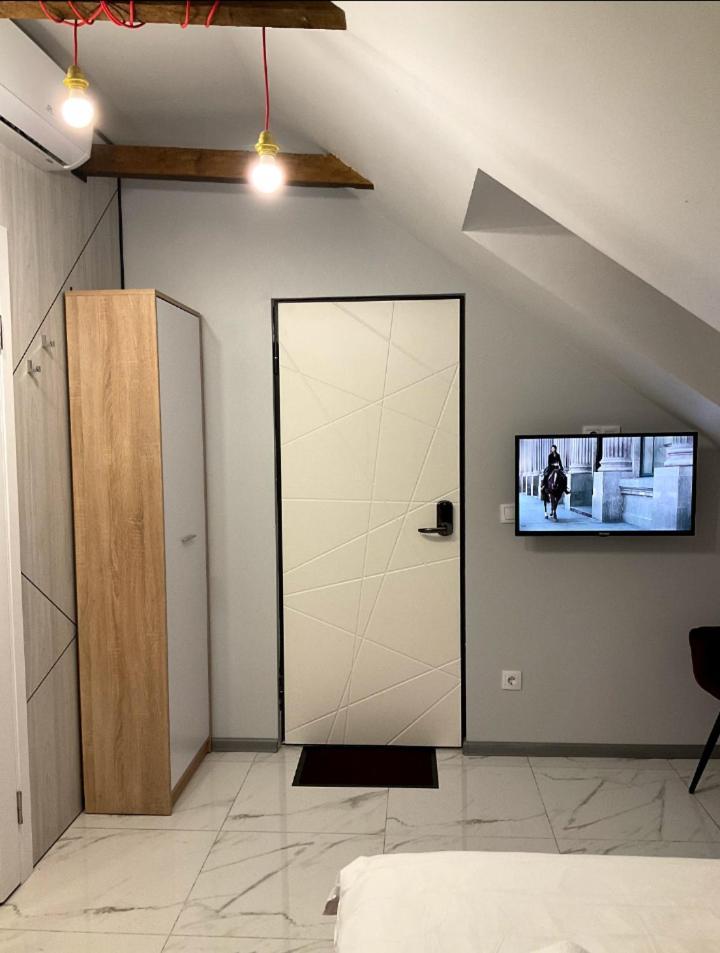 Pure Apartments Vip 5 Lviv Luaran gambar